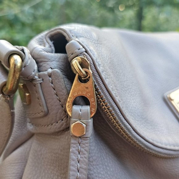 Marc by Marc Jacobs Solid Leather Crossbody Zip Flap Bag, Pre-owned - Picture 5 of 13